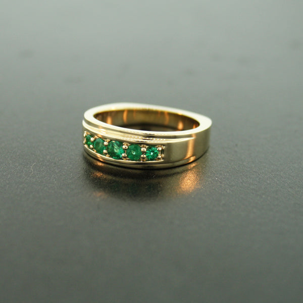 18k Yellow Gold Emerald Ring Graduado - Mander Jewelry